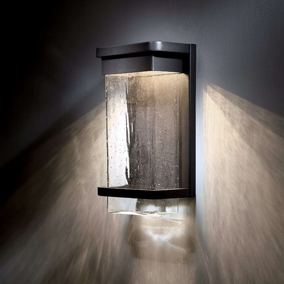 Vitrine LED Indoor/Outdoor Wall Sconce by Modern Forms at